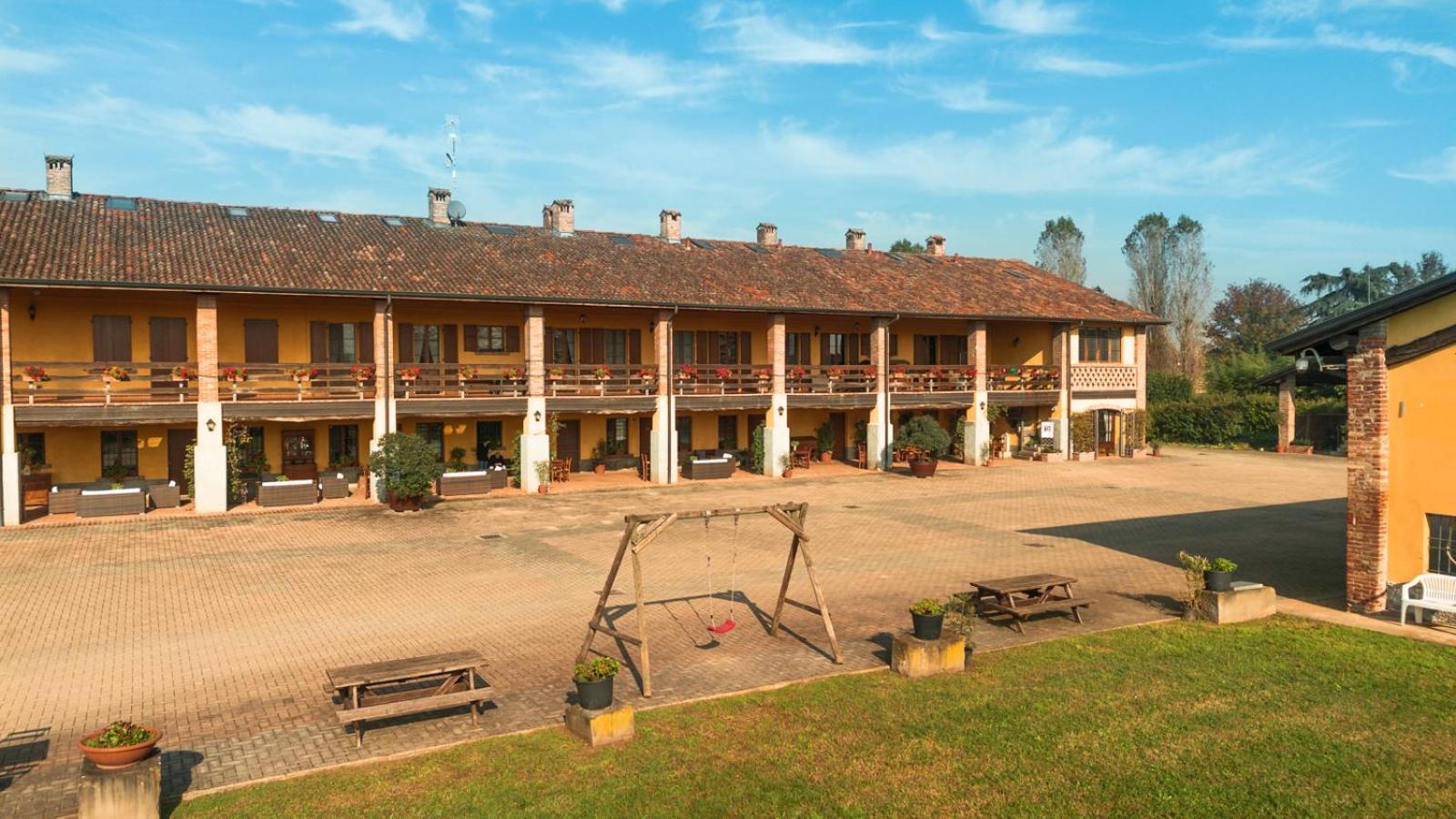 Agriturismo Bassanella Treviglio Εξωτερικό φωτογραφία