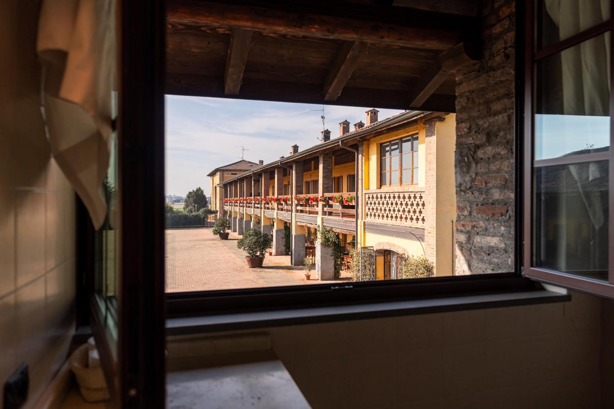 Agriturismo Bassanella Treviglio Εξωτερικό φωτογραφία